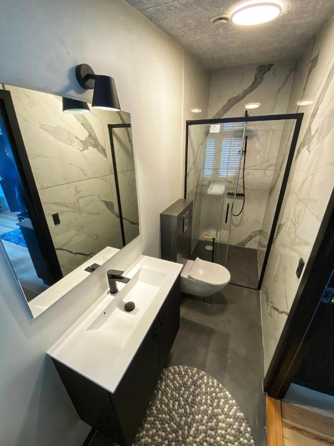 Broncks Apartment 2 - Modern 2-Bedroom In The Heart Of Torshavn Exterior photo